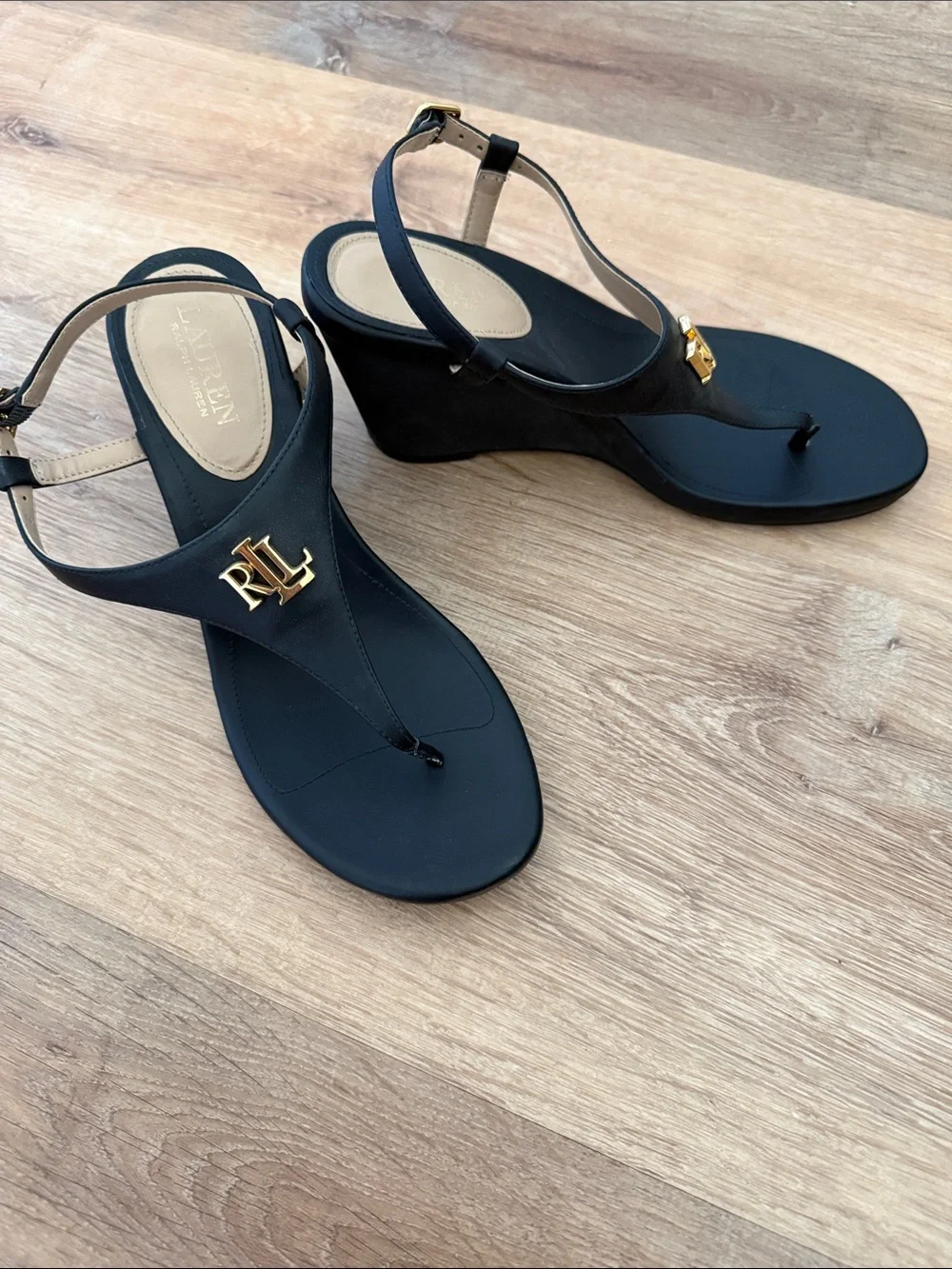 Ralph Lauren Black Wedge Thong Sandals with Gold RL Emblem - Picture 1 of 6